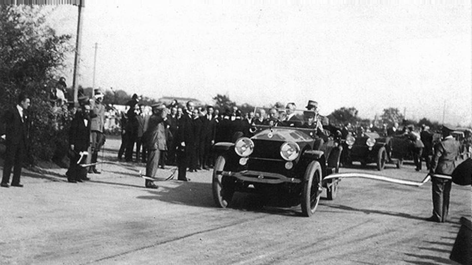 La 1° autostrada italiana festeggia 100 anni